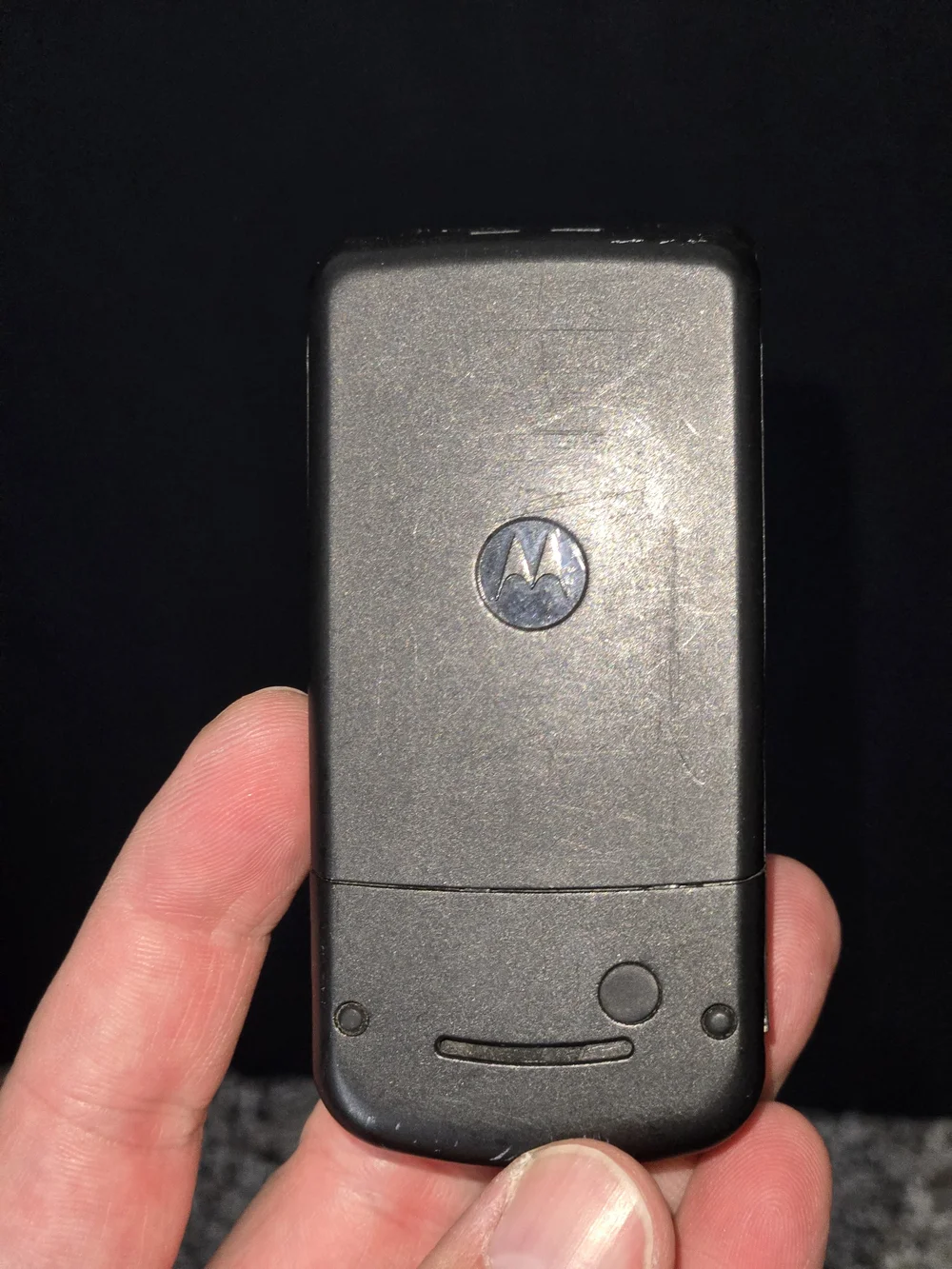 Motorola Cellular Flip Phone (Tracfone) Cellphone It Turns On